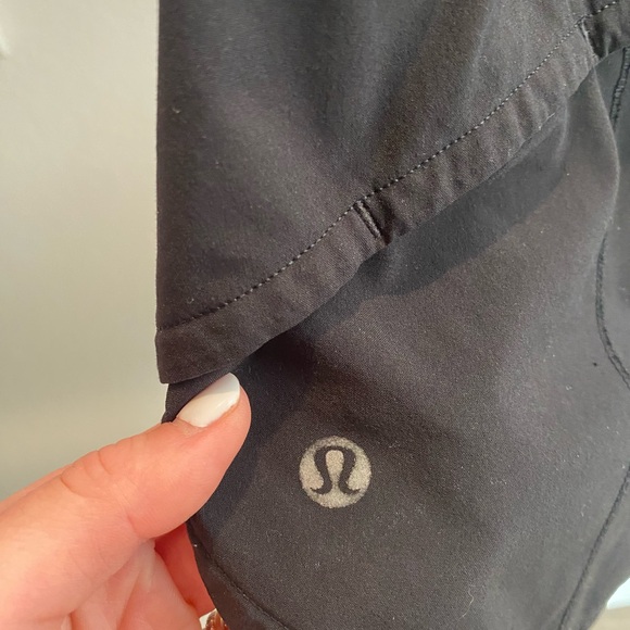 Lululemon Athletica Black Athletic Shorts Lightweight Design - Picture 3 of 4